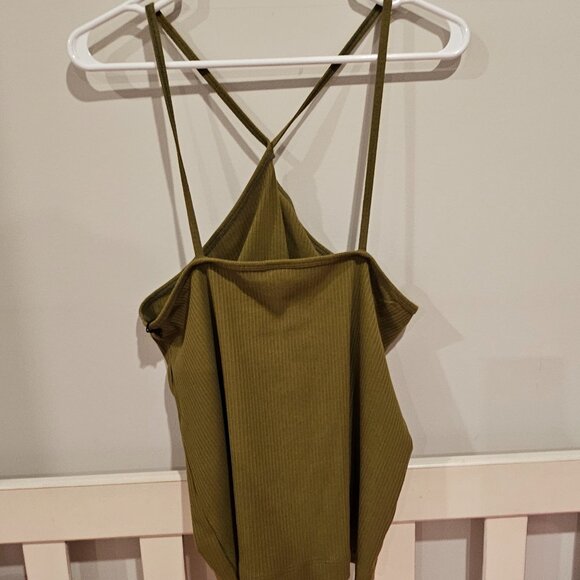 CAbi Style #4576  - Intersect Tank  - Size M - Picture 3 of 4